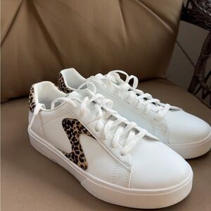 Women’s Skechers Sneakers